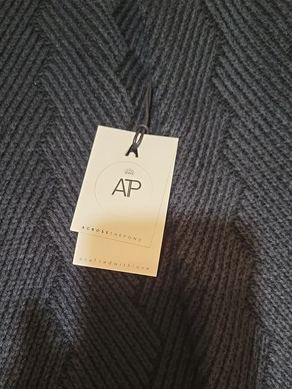 ACROSSTHEPOND classic navy